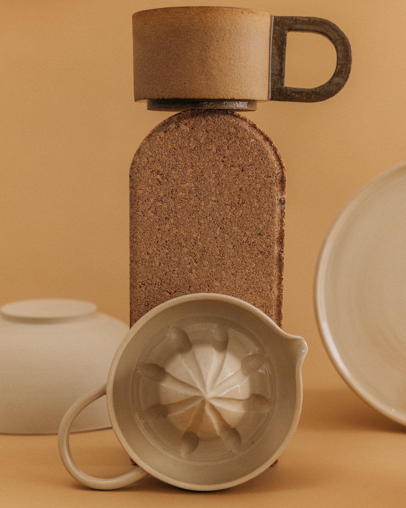 Citrus squeezer in clay