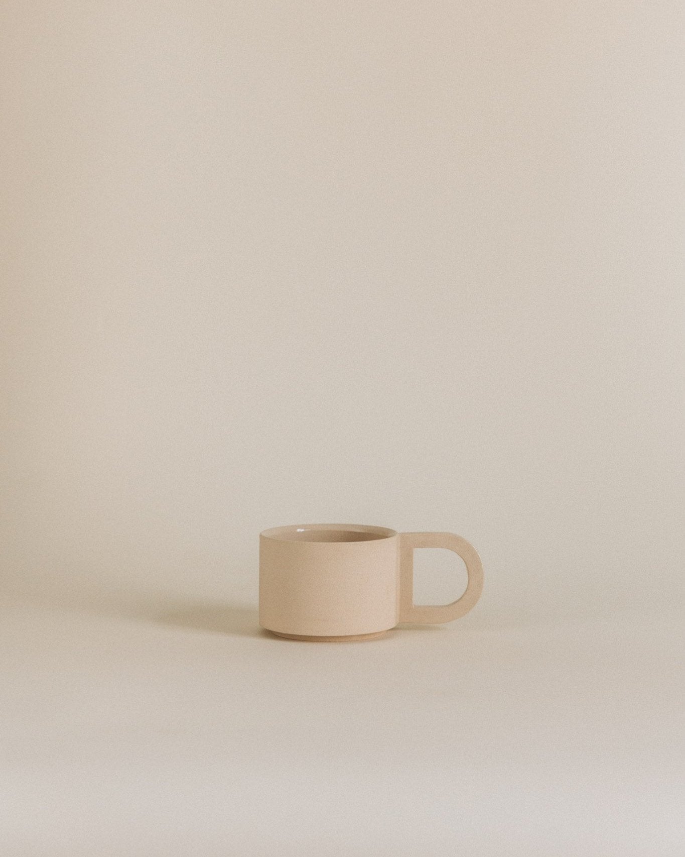 Dora mug in clay