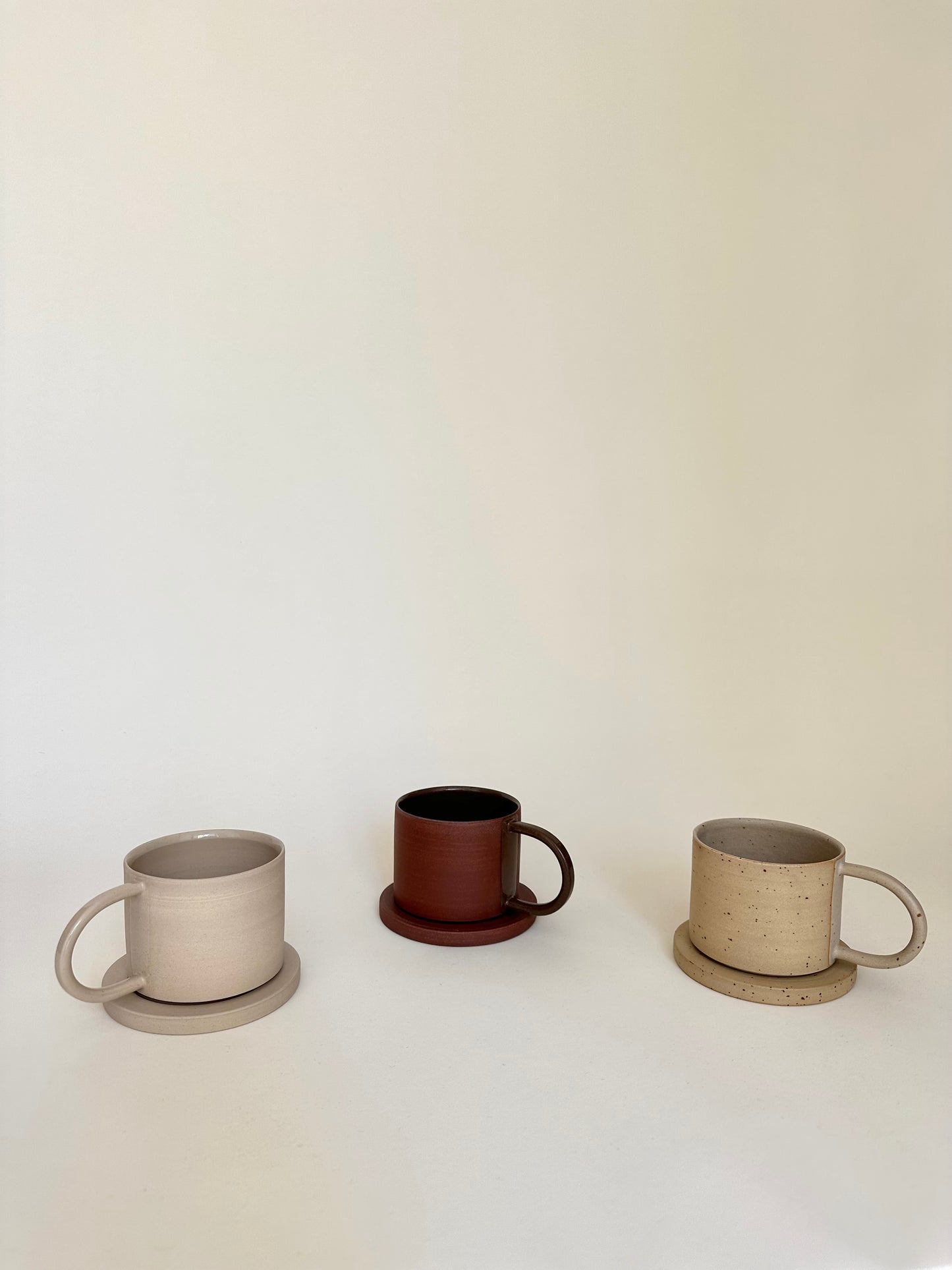Simple mug in red