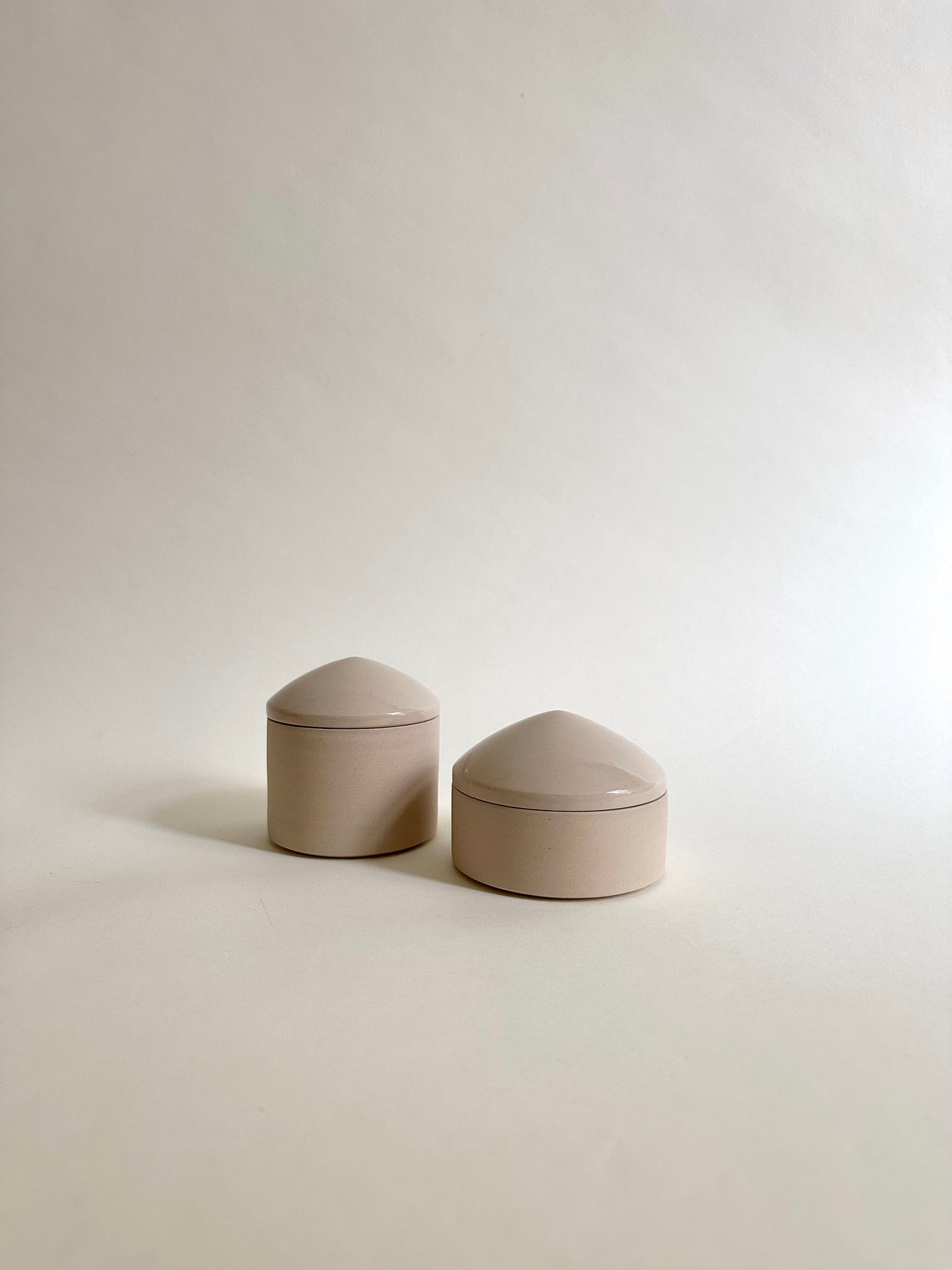 Lidded jar in clay