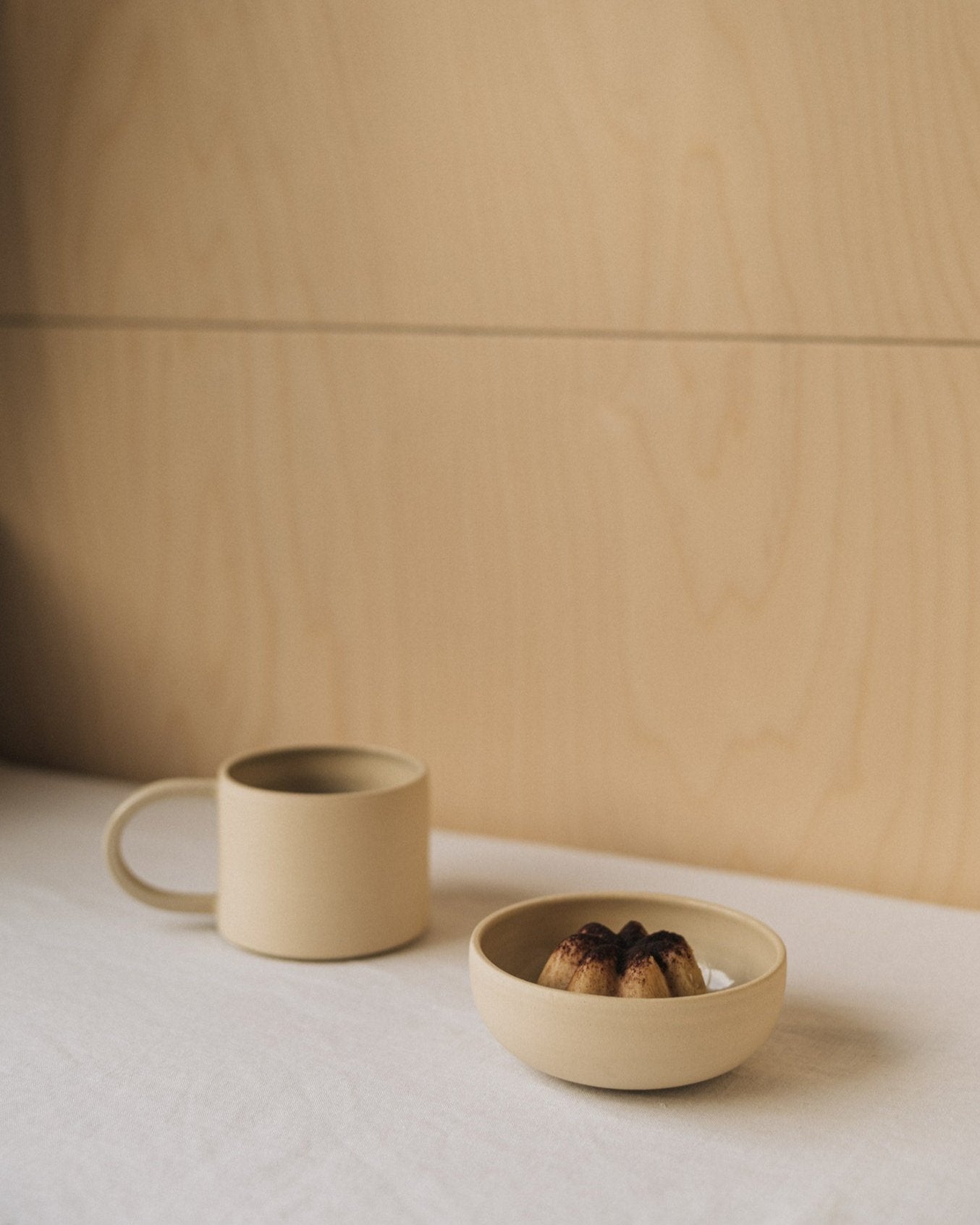 Tiny bowl in clay