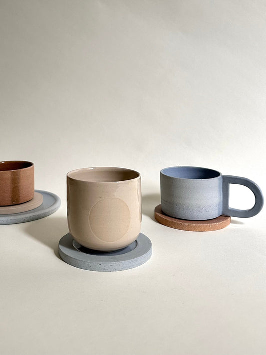 Circle cup in clay