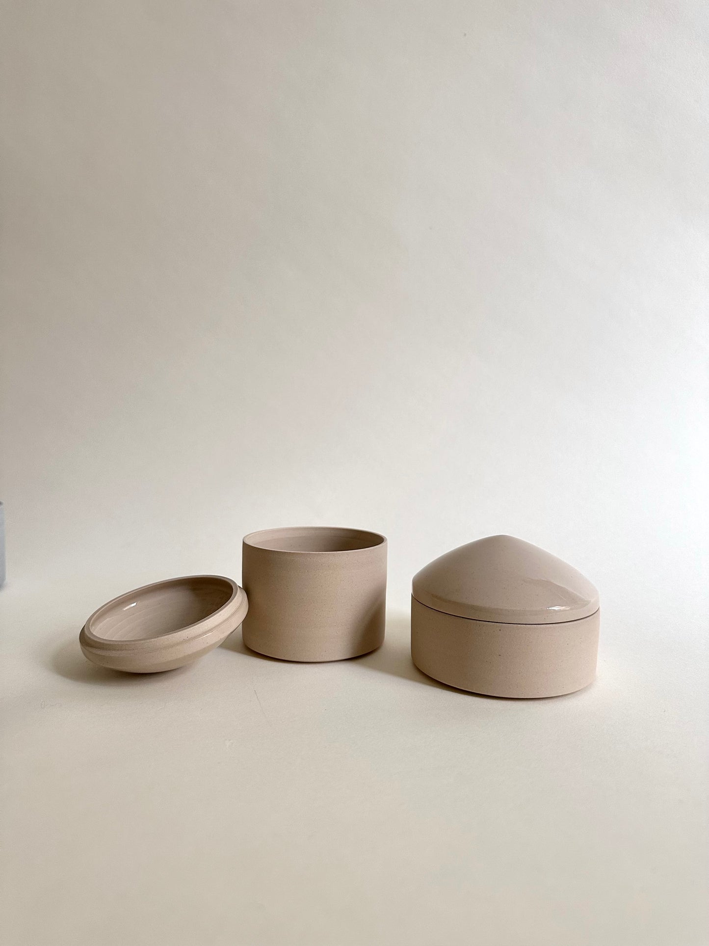 Lidded jar in clay