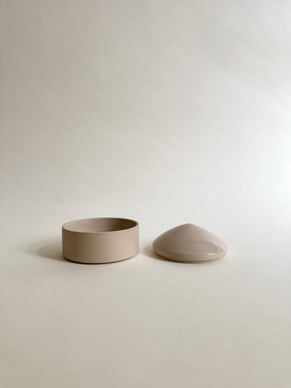 Lidded jar in clay