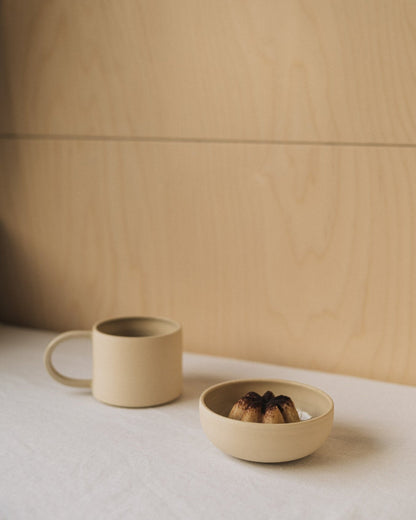 Tiny bowl in clay