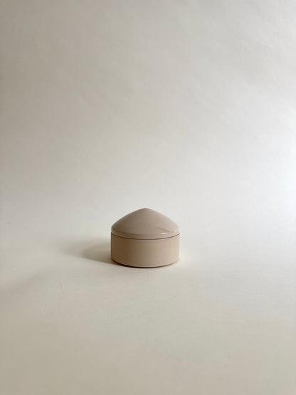 Lidded jar in clay