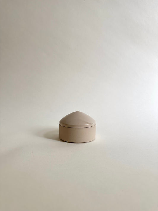 Lidded jar in clay